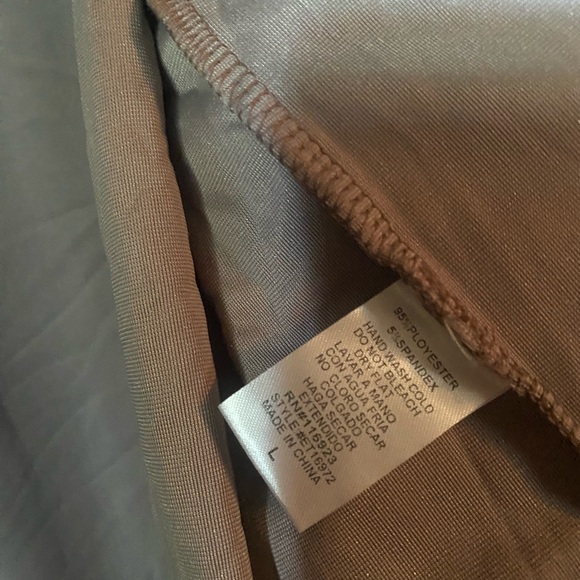 Women’s Easel Mauve button down velour blouse size L - Picture 10 of 10